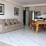 Sea And Mountain View Apartment