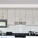 Sea And Mountain View Apartment