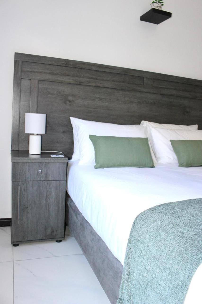 Sea And Mountain View Apartment